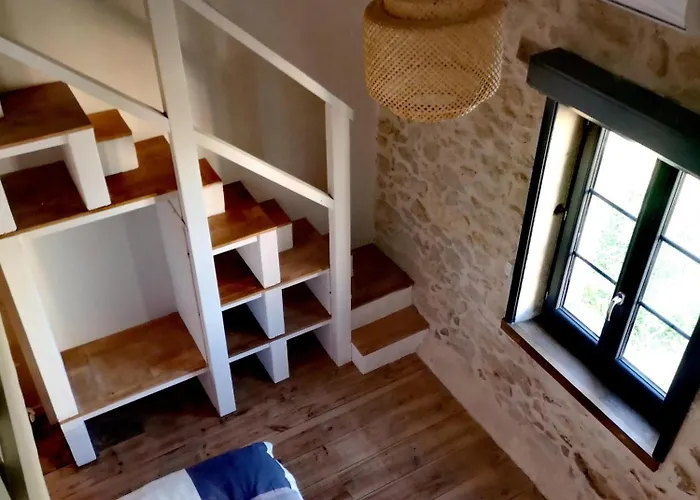 Les Trois Jolies Maylis